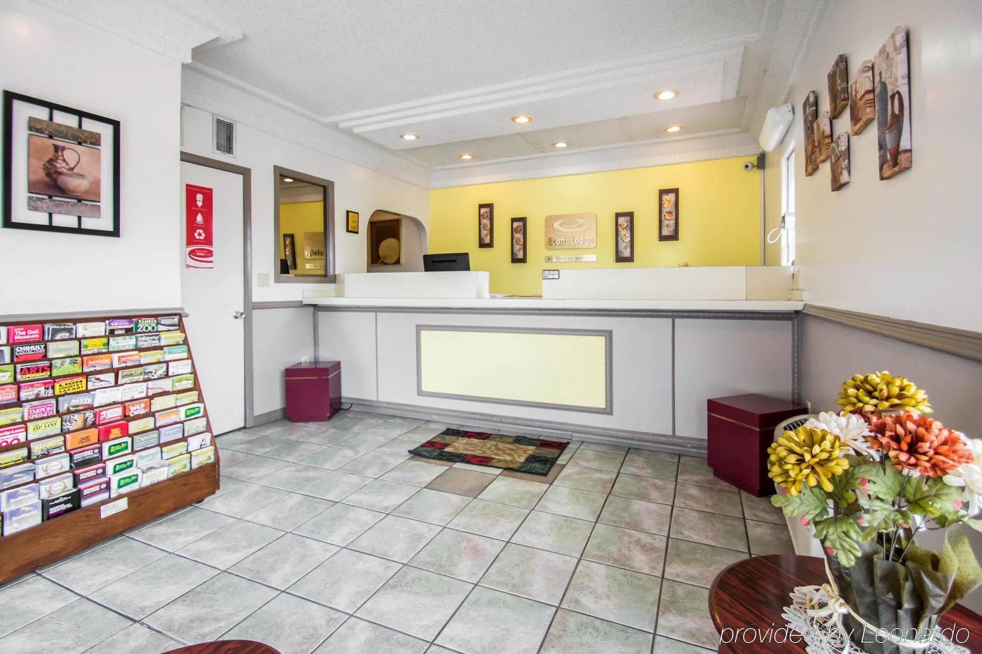 Americas Value - Motel 2*