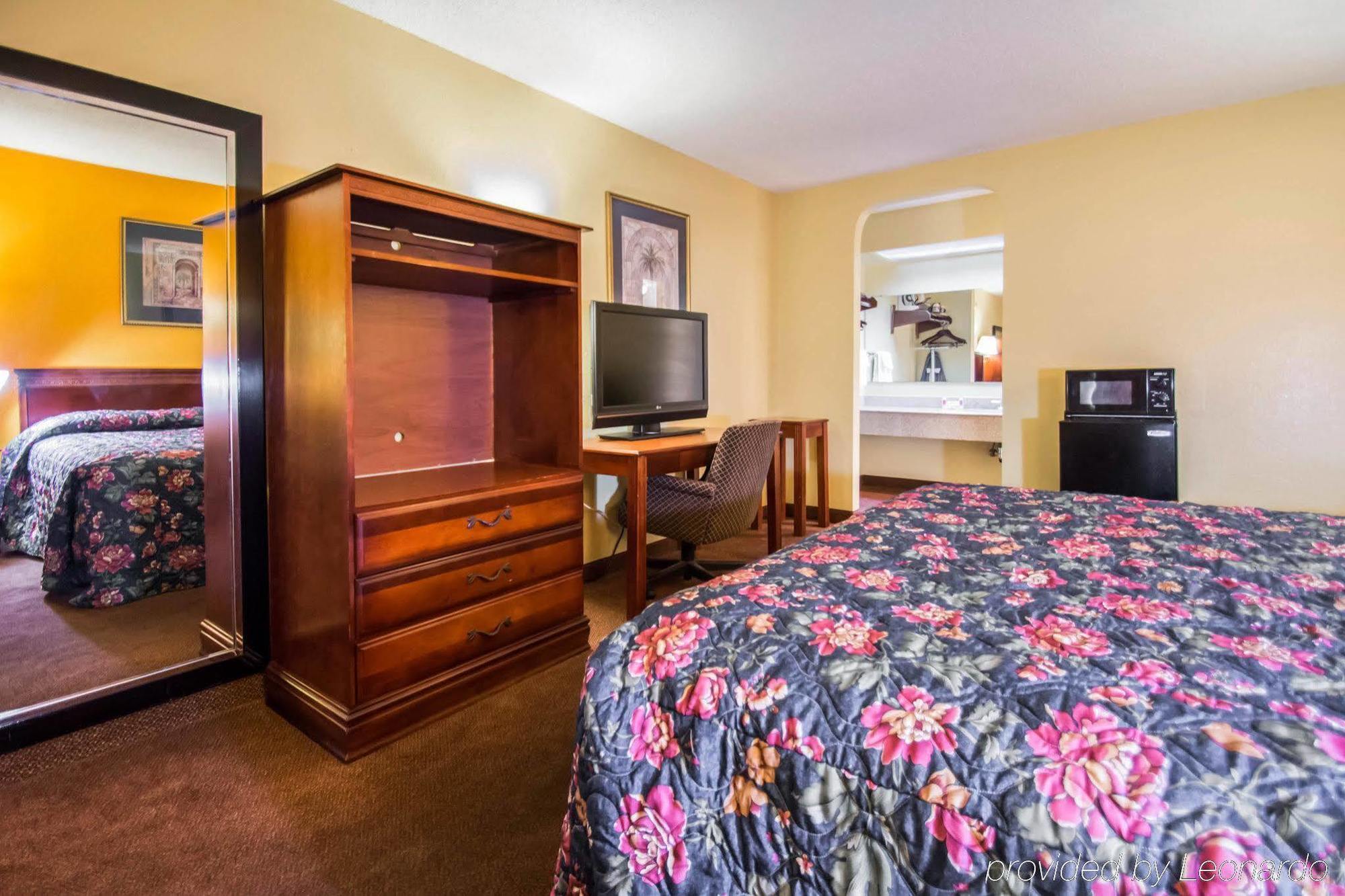 Americas Value - Motel 2*