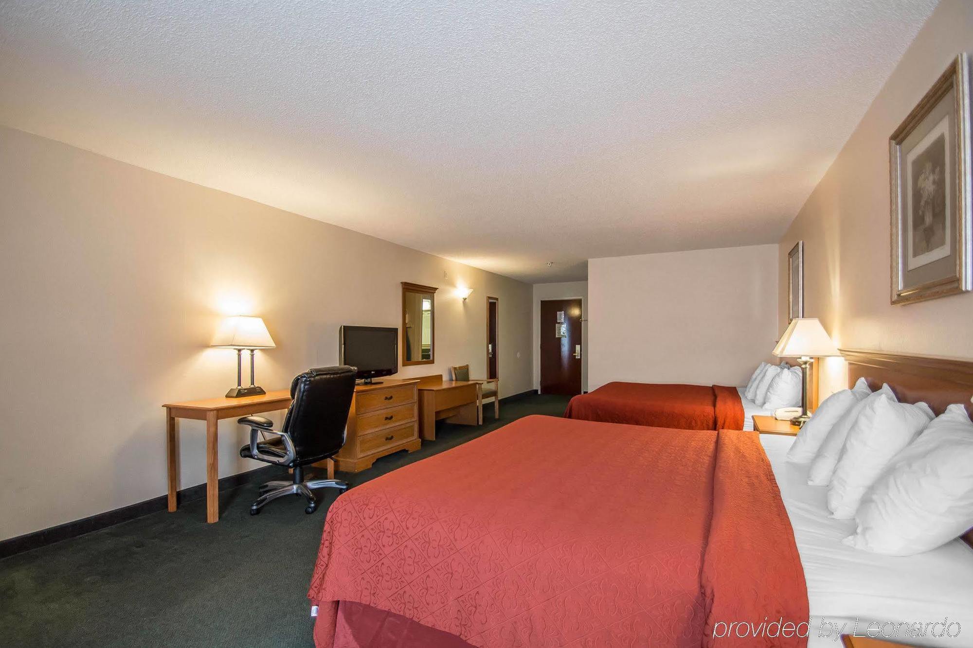 Quality I-75 Inn 2*