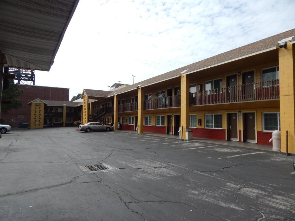Gainesville Lodge Motel 2*