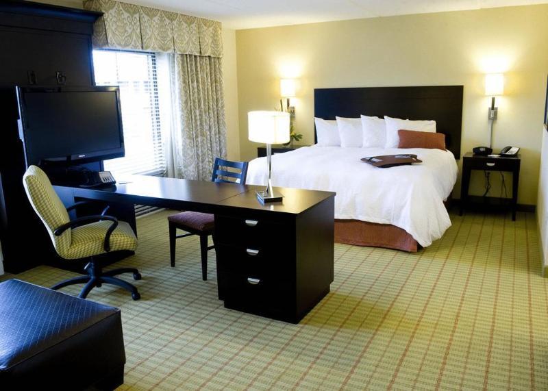 Hampton & Downtown Hotel 3*