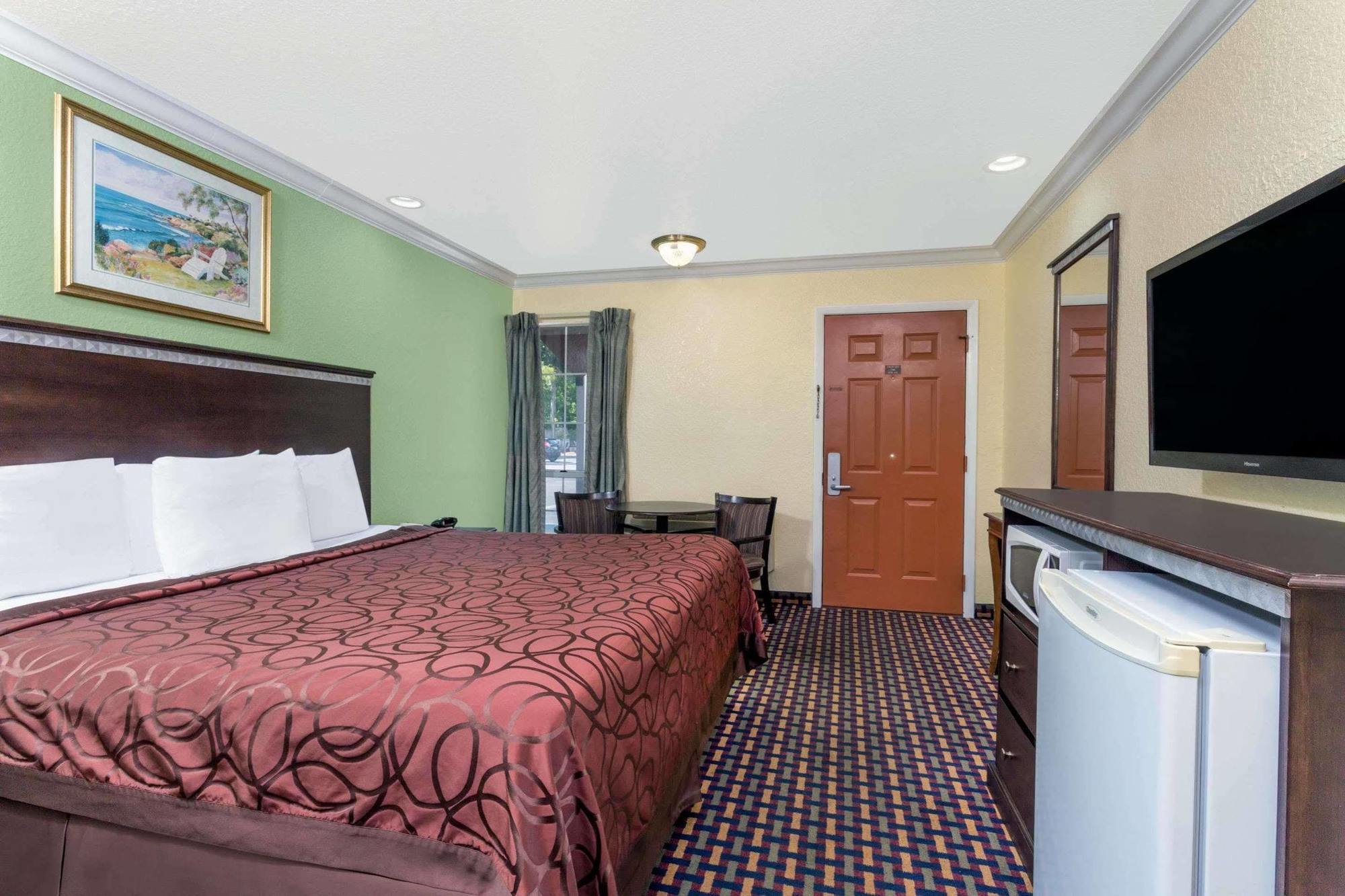 Gatortown Hotel 3*