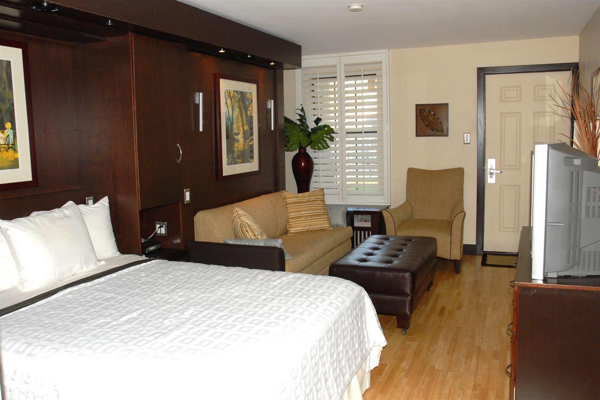 Hotel 6-gainesville, Fl 2*