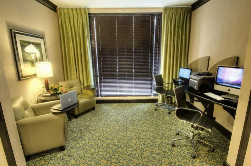 Hampton & Downtown Hotel 3*