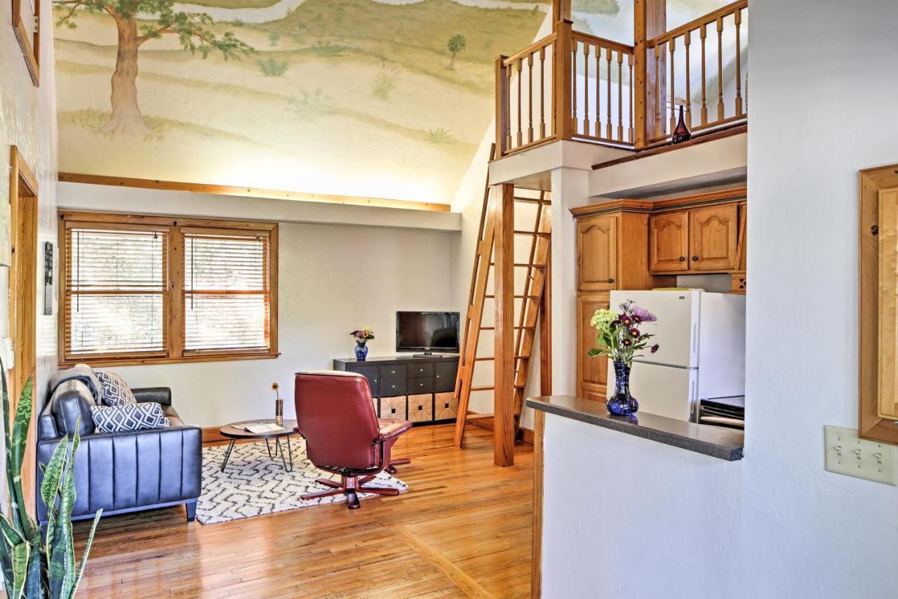 Charming Townhome Less Than 2 Mi To University *