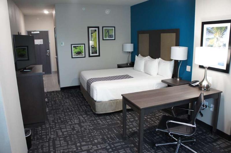 La Quinta By Wyndham Hotel