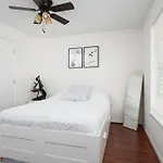 Spacious Condo Mins To Shands, University, & Downtown!