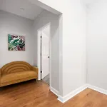 Your Uf Getaway: 1 Block From Campus - 4 Bd Haven