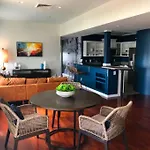 5-Star Luxury Apartment - Atop The Seagle Building