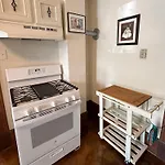 Downtown Historic Victorian Charmer Sleeps 7