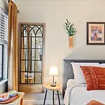 Artist\'S Tower Townhome Just Renovated W Loft