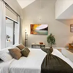 Artist\'S Tower Townhome Just Renovated W Loft