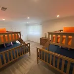 Coaches House - 2 Miles From Ben Griffin Stadium