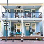 The Royal Crane Suite Newly Built Upscale Central