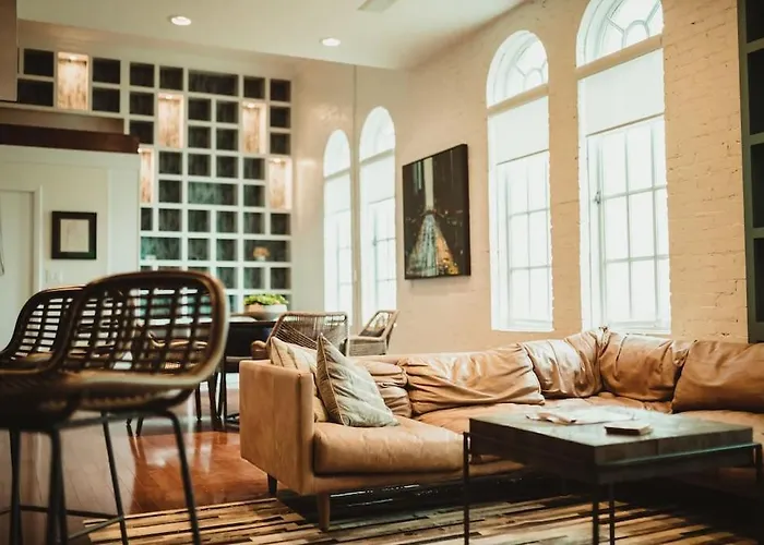 5-Star Luxury Apartment - Atop The Seagle Building