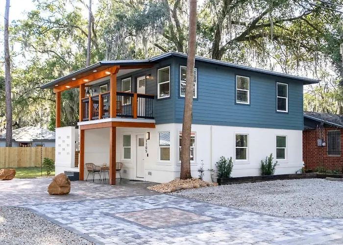 Serene Place - Walk To Uf - Free Parking