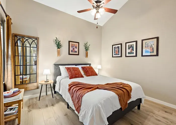 Artist\'S Tower Townhome Just Renovated W Loft