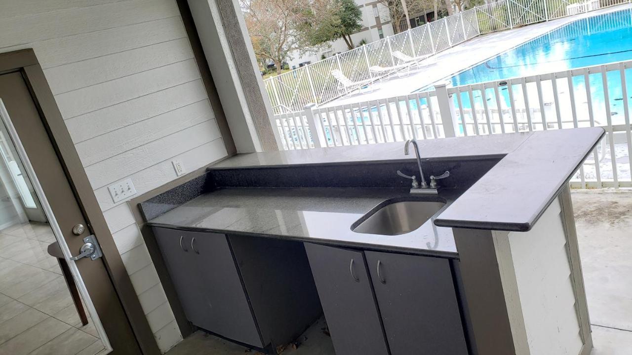 Comfy & Convenient 1br Near Oaks Mall & Medical Center Fast Wifi Apartamento