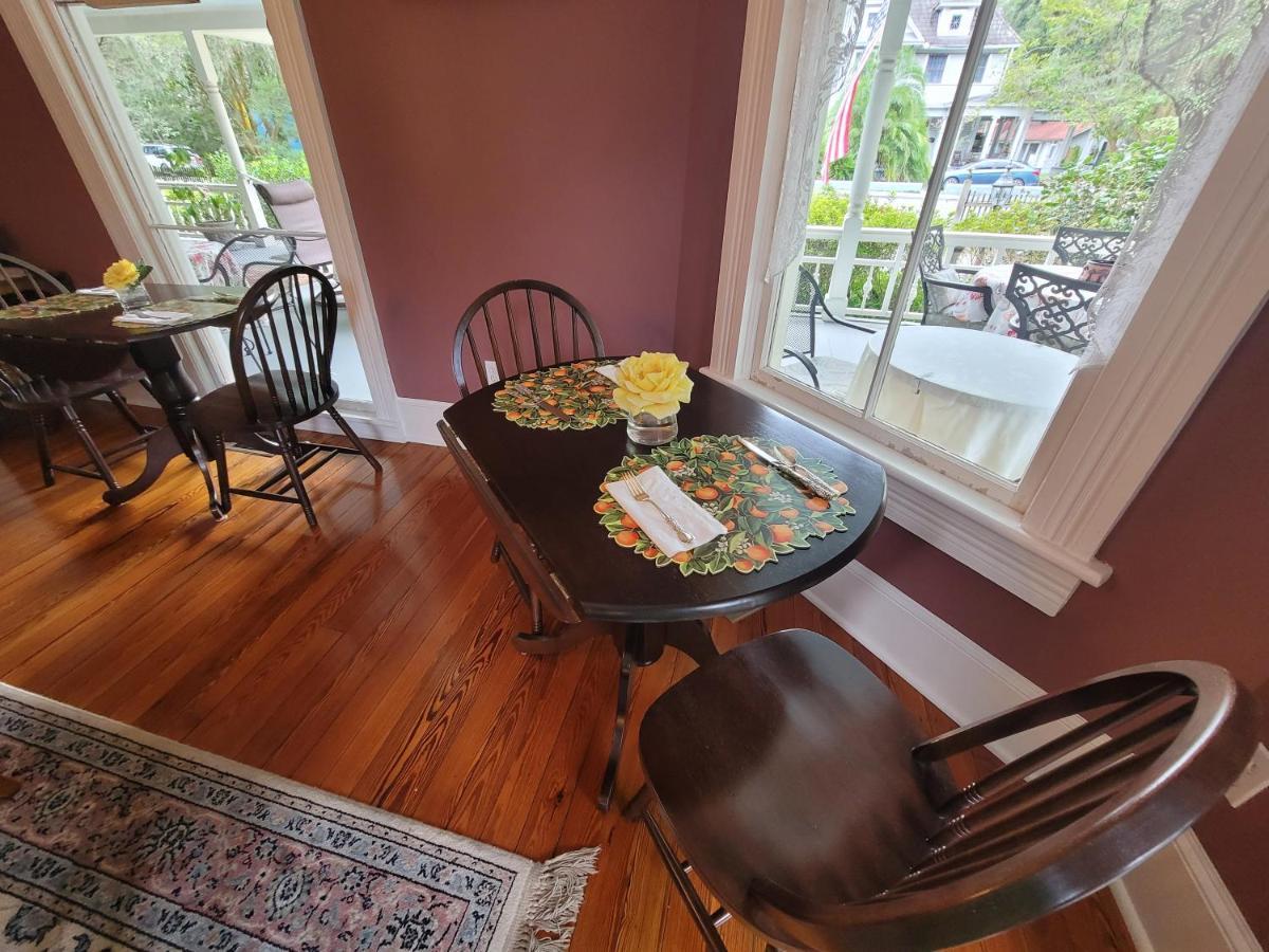 The Camellia Rose Inn- King Stardust Bed & Breakfast *