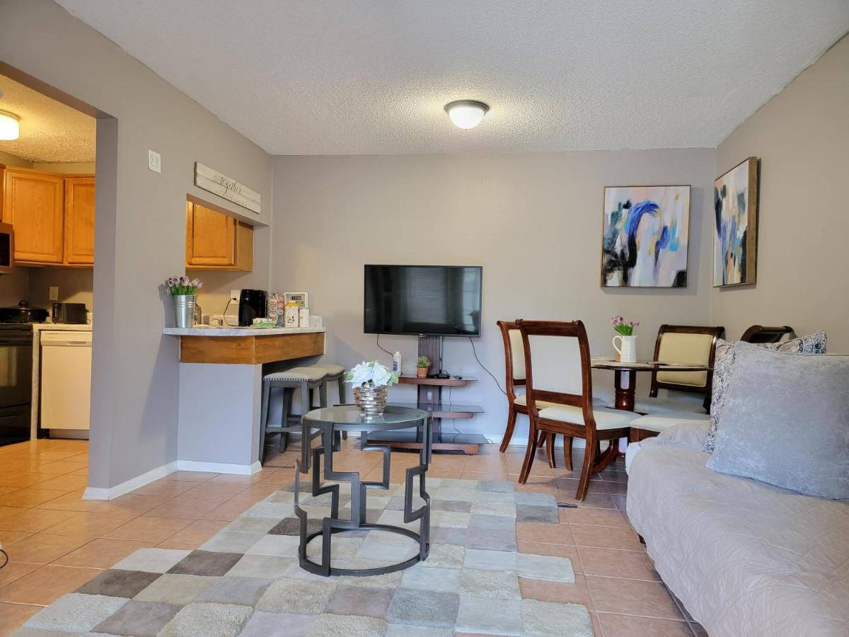 Apartamento Comfy & Convenient 1br Near Oaks Mall & Medical Center Fast Wifi