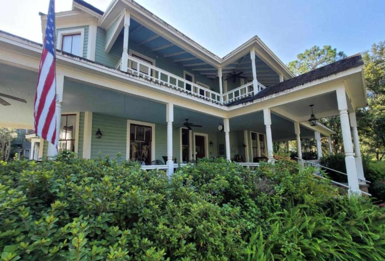 Bed & Breakfast Camellia Rose Inn- King Southern Charm
