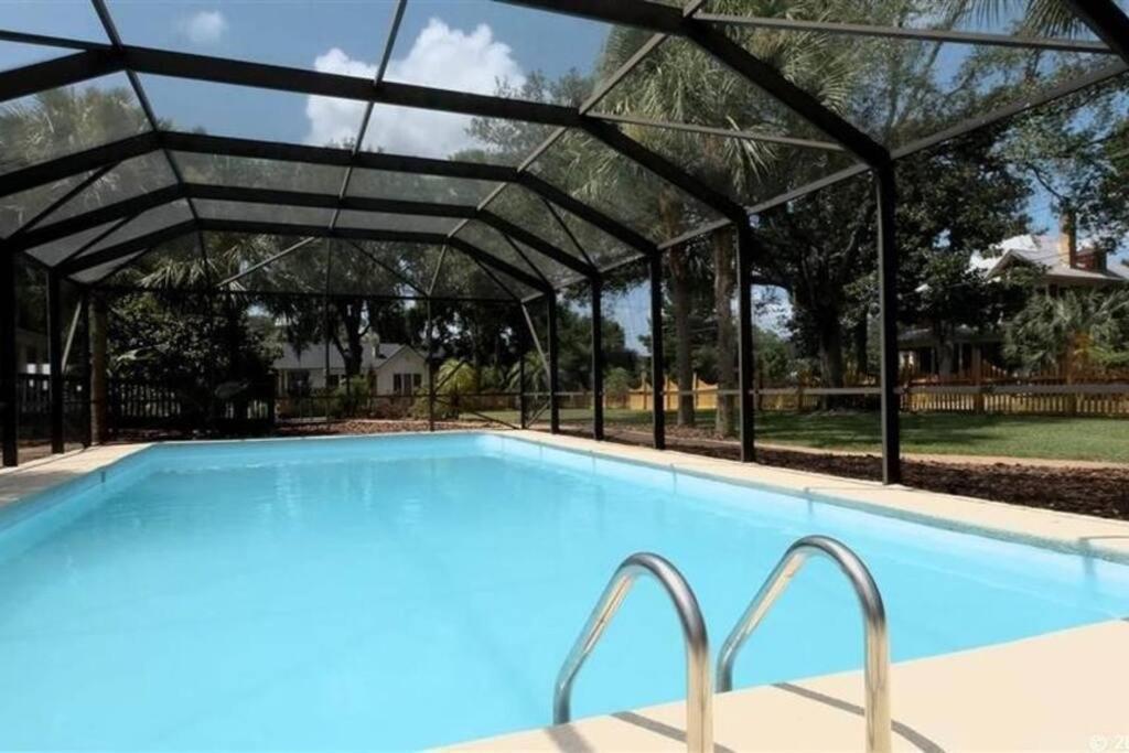 House - 8 Bedrooms Walk To Uf / Stadium Gainesville