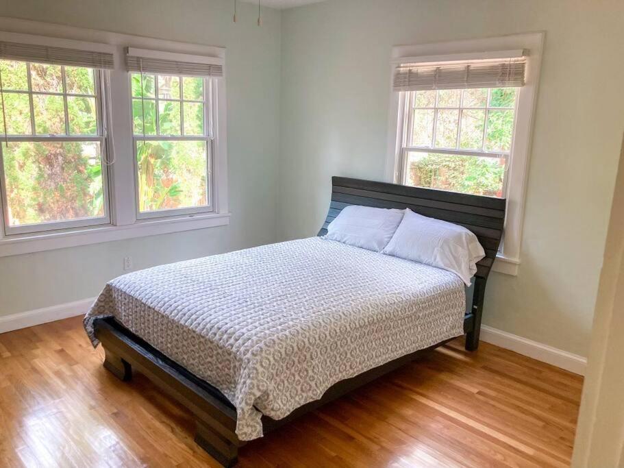 House - 8 Bedrooms Walk To Uf / Stadium Holiday home Gainesville