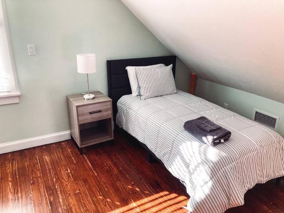House - 8 Bedrooms Walk To Uf / Stadium Gainesville