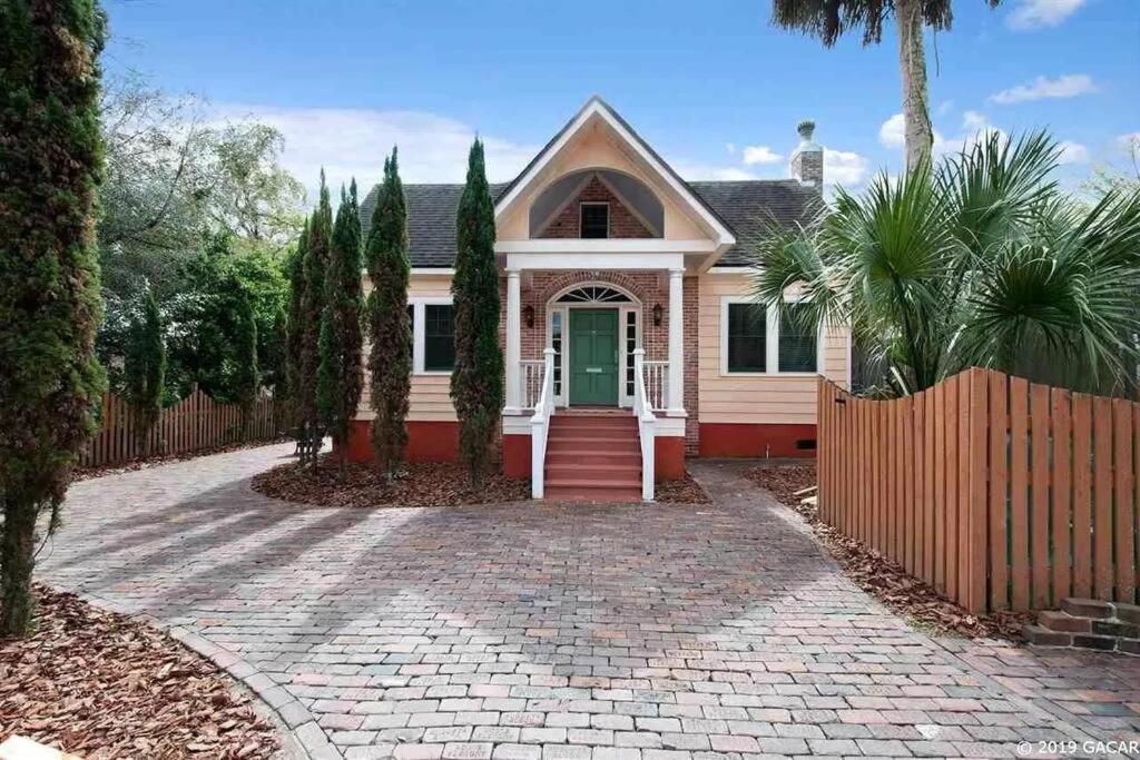 Holiday home House - 8 Bedrooms Walk To Uf / Stadium Gainesville