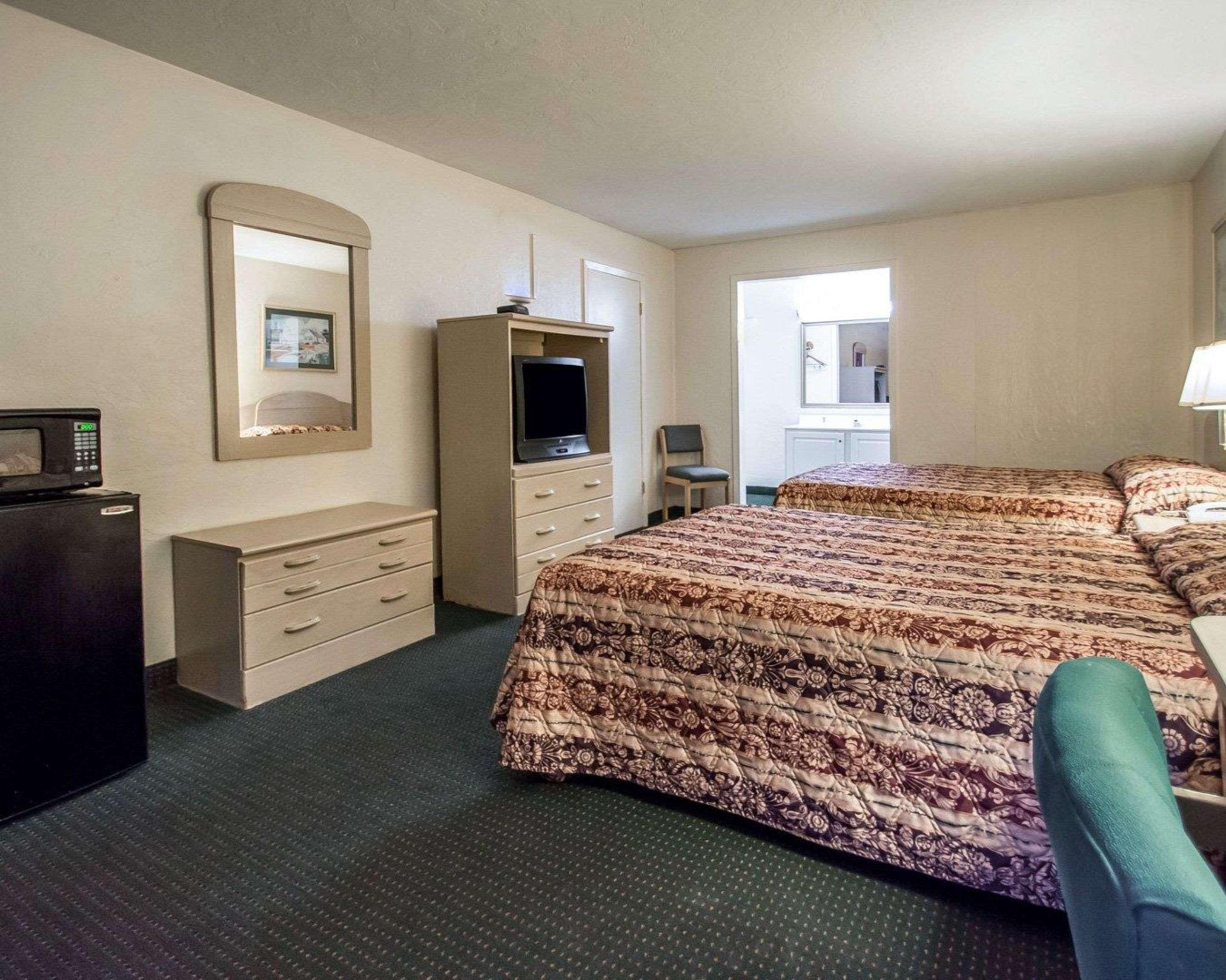 Rodeway - Area Inn