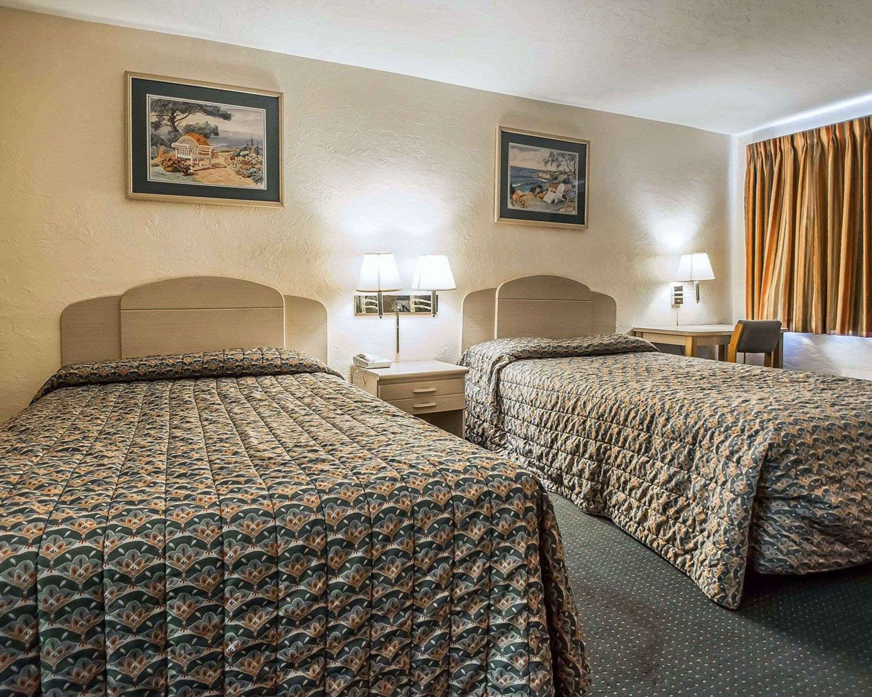 Rodeway - Area Inn