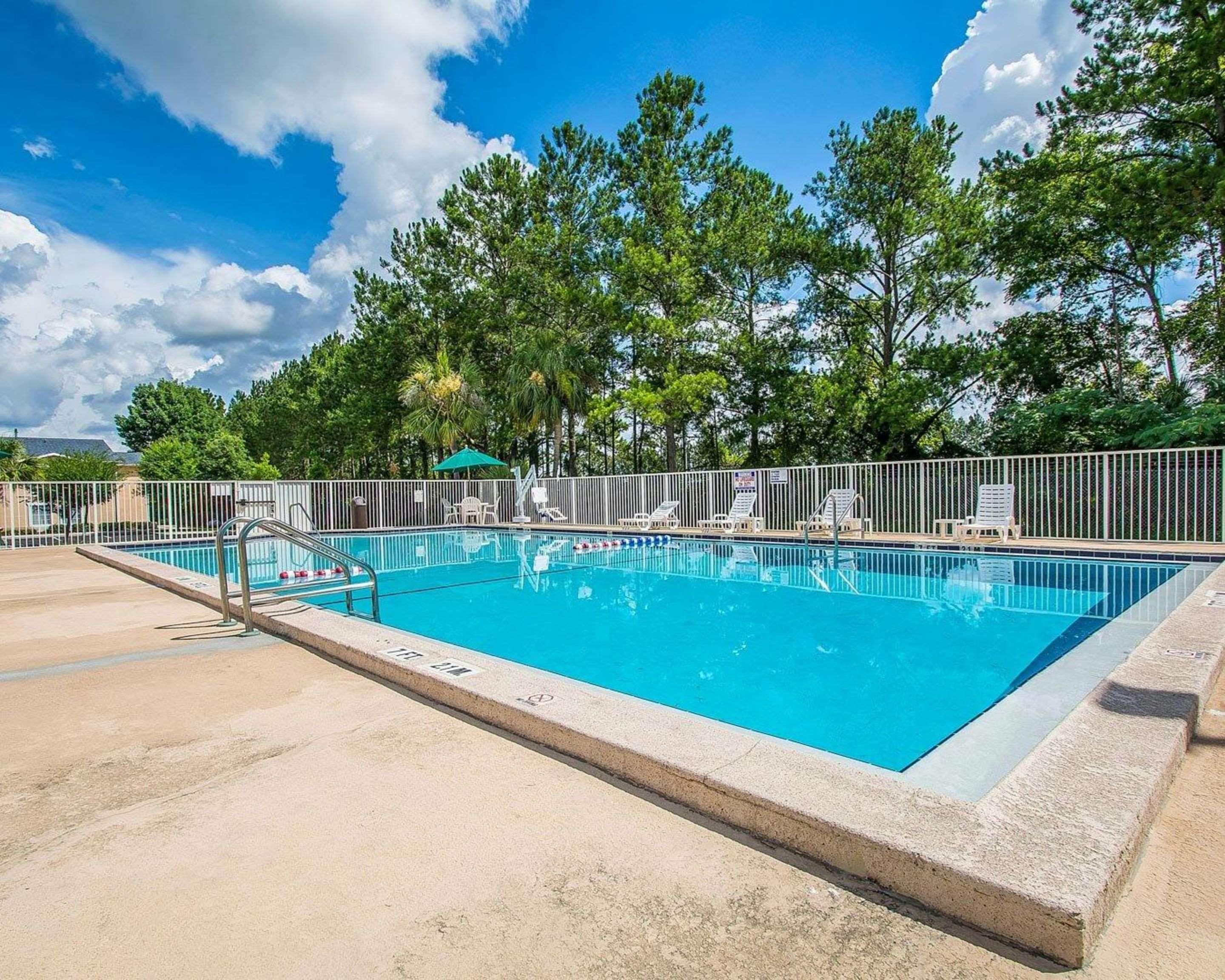 Rodeway - Area Inn Gainesville