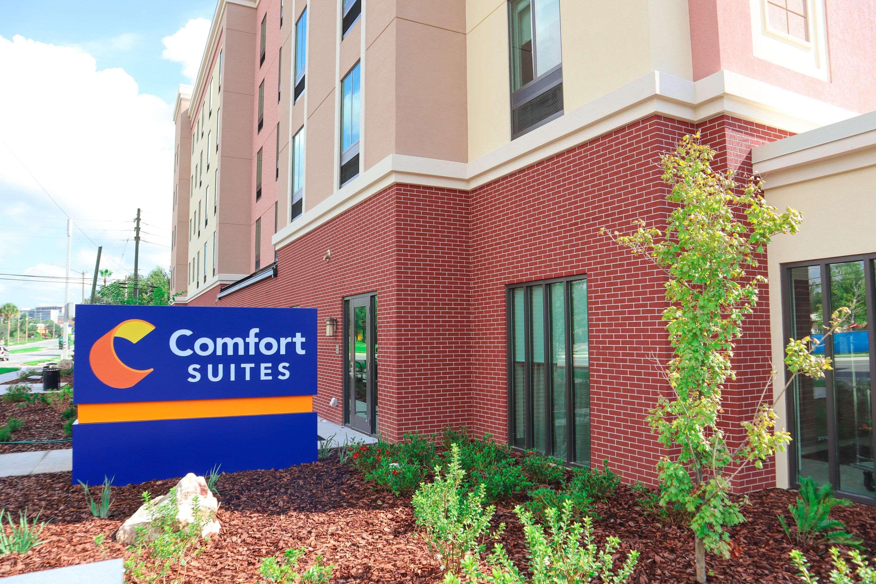 Hotel Comfort Near
