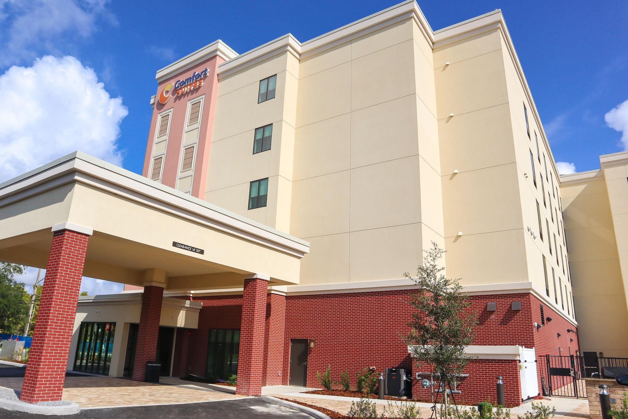 Hotel Comfort Near