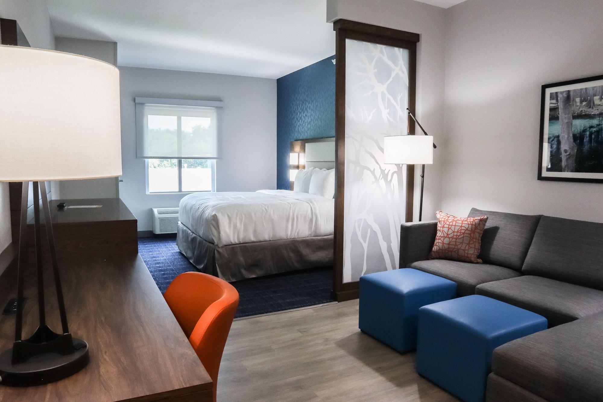 Hotel Comfort Near