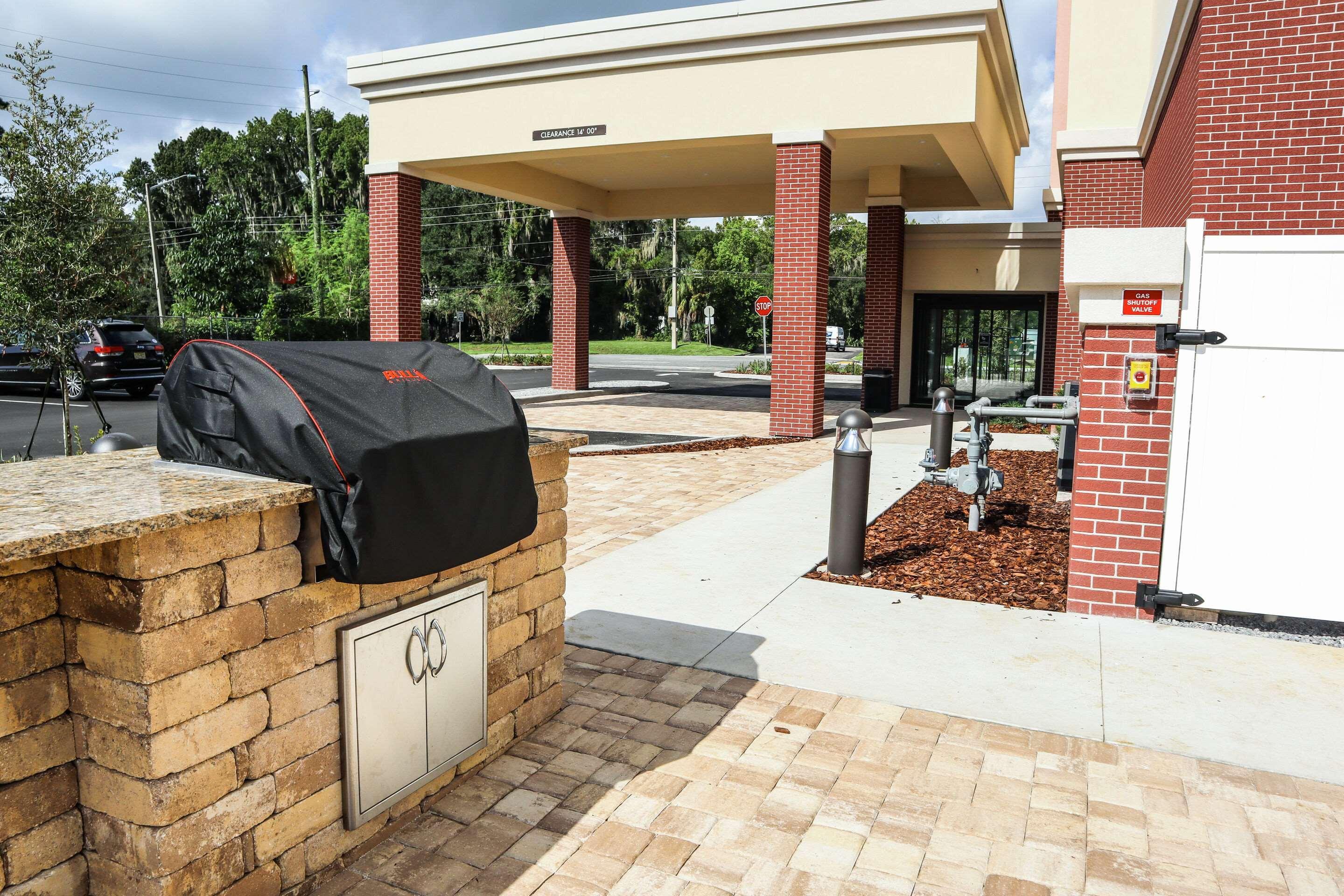 Comfort Near 3* Gainesville