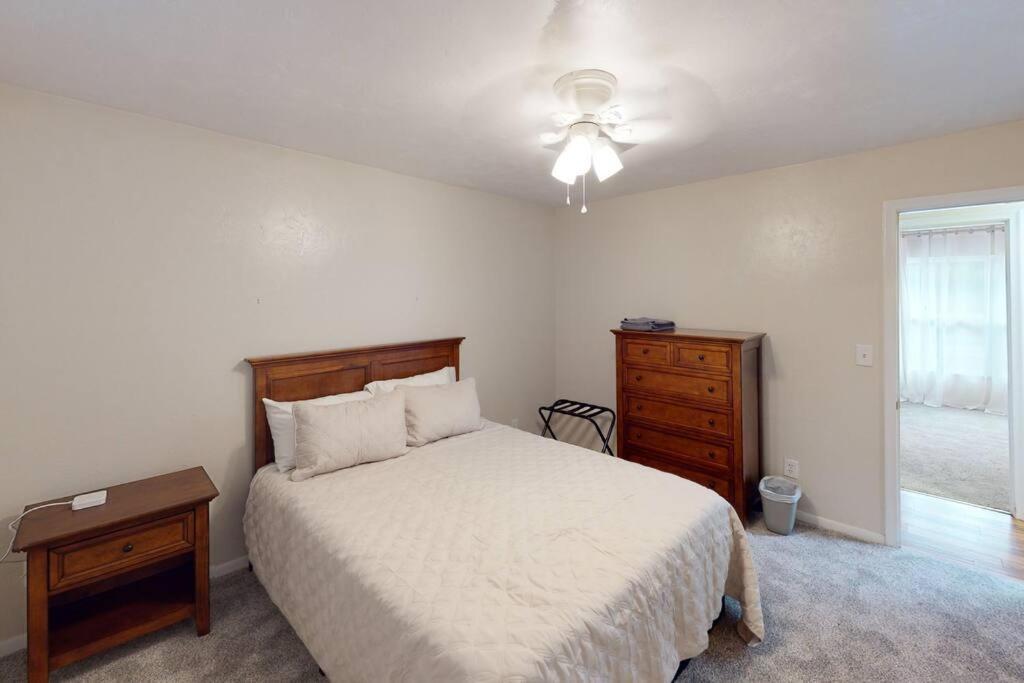 Gator Ranch House 1.5 Miles From Stadium *