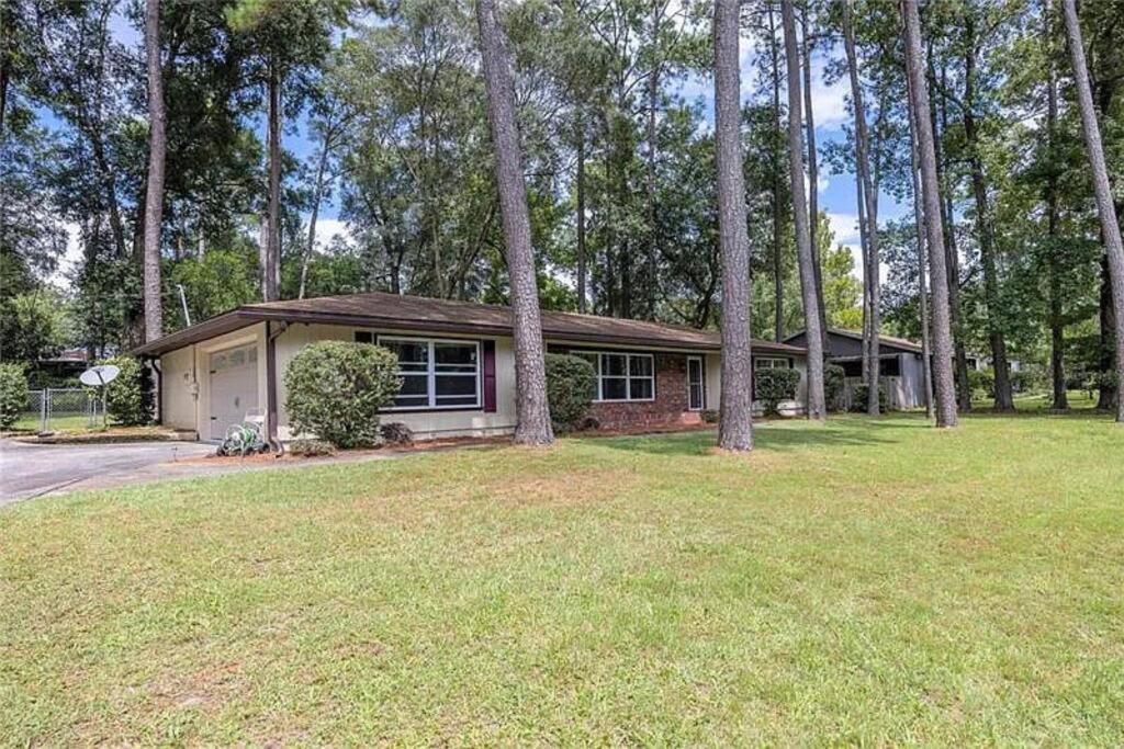 Gator Ranch House 1.5 Miles From Stadium