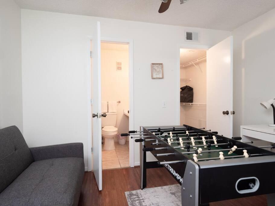 Spacious Mins To Shands, University, & Downtown!