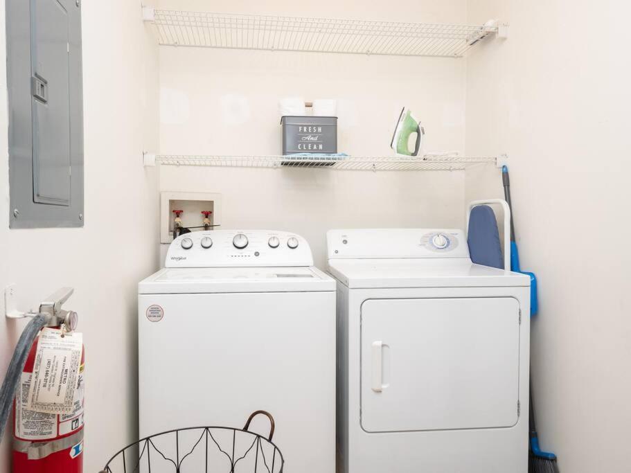 Spacious Mins To Shands, University, & Downtown!