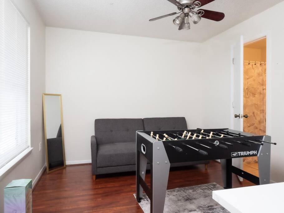 Spacious Mins To Shands, University, & Downtown! Apartment Gainesville