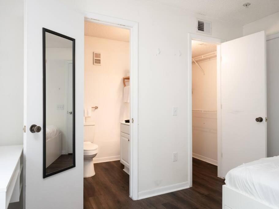 Spacious Mins To Shands, University, & Downtown! Apartment Gainesville