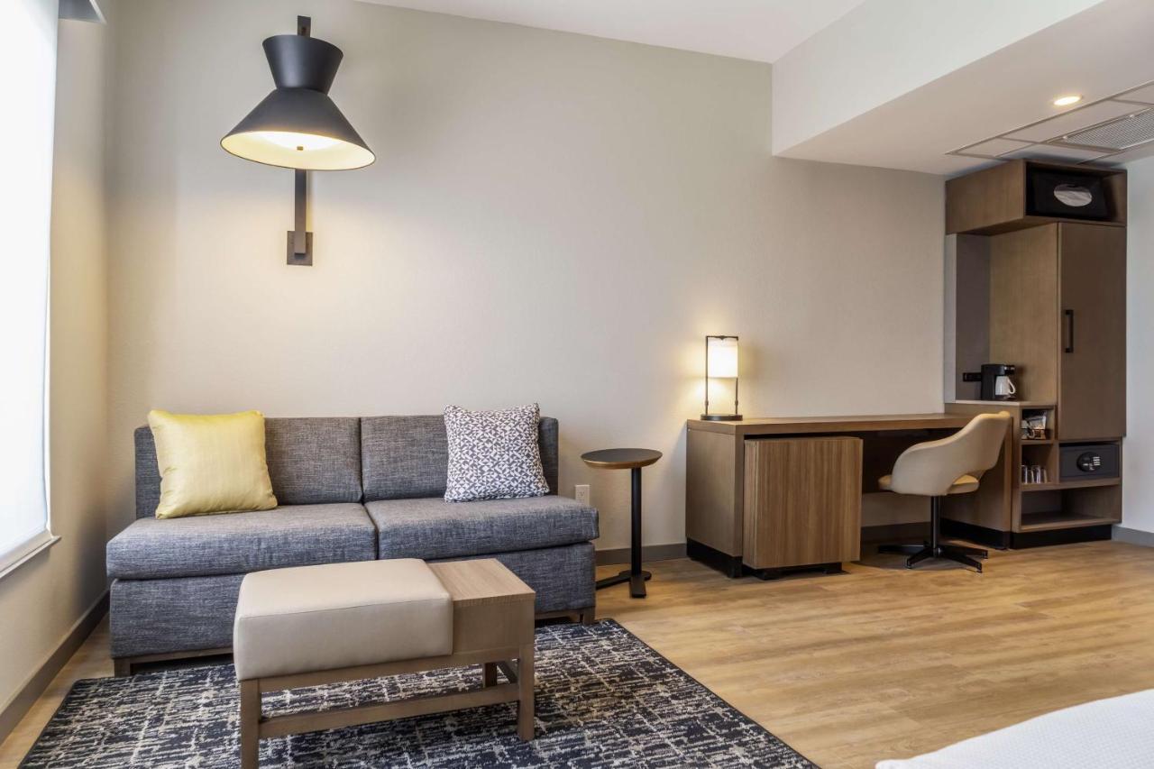 Hyatt Place Downtown *