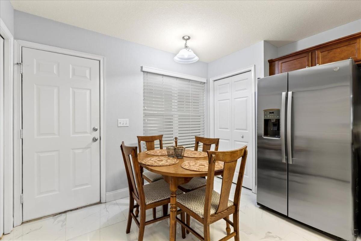 King Bed Cozy Townhouse 10 Min From Uf Villa