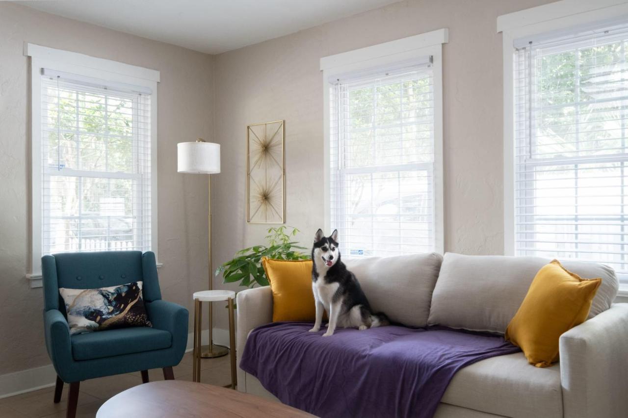 1 Mile To Uf & 5 Min Walk Downtown Pet Friendly Holiday home *