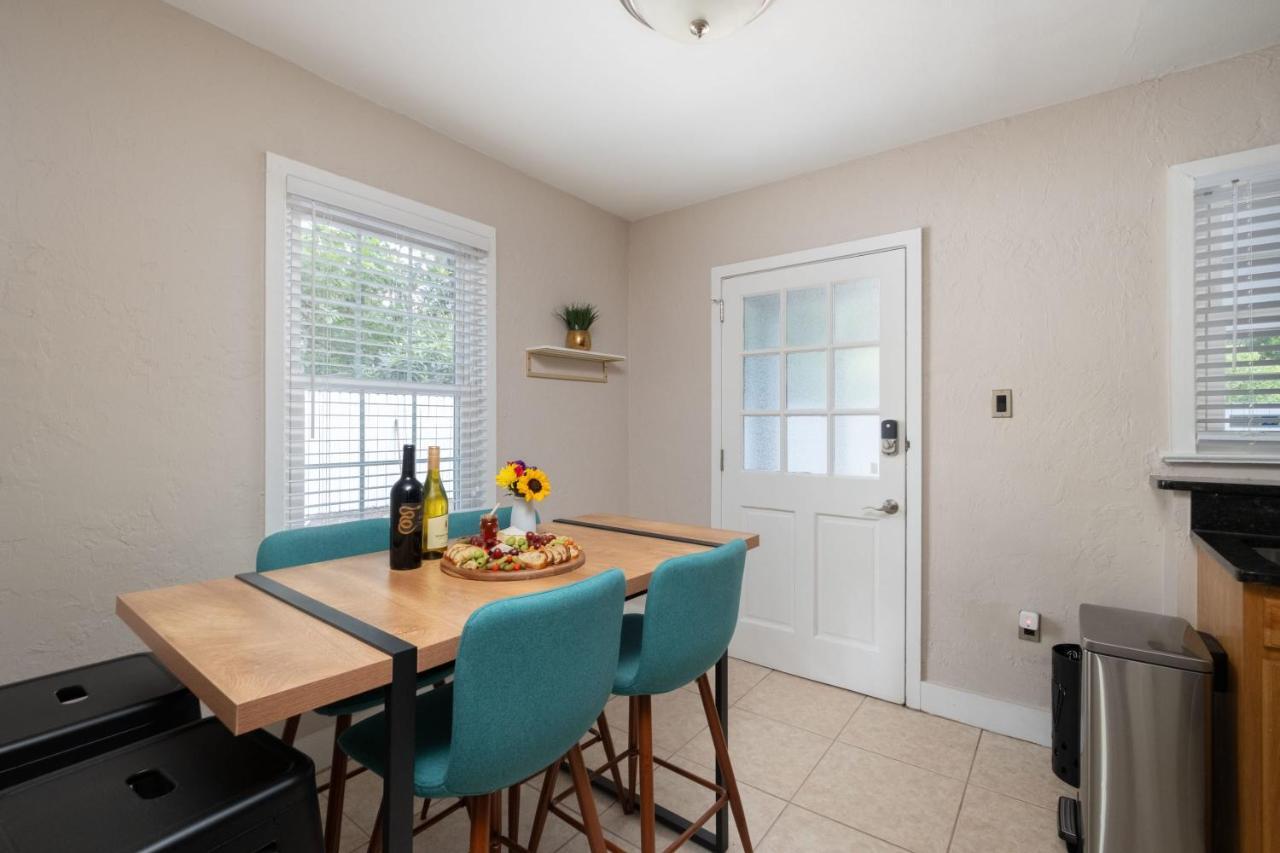1 Mile To Uf & 5 Min Walk Downtown Pet Friendly *