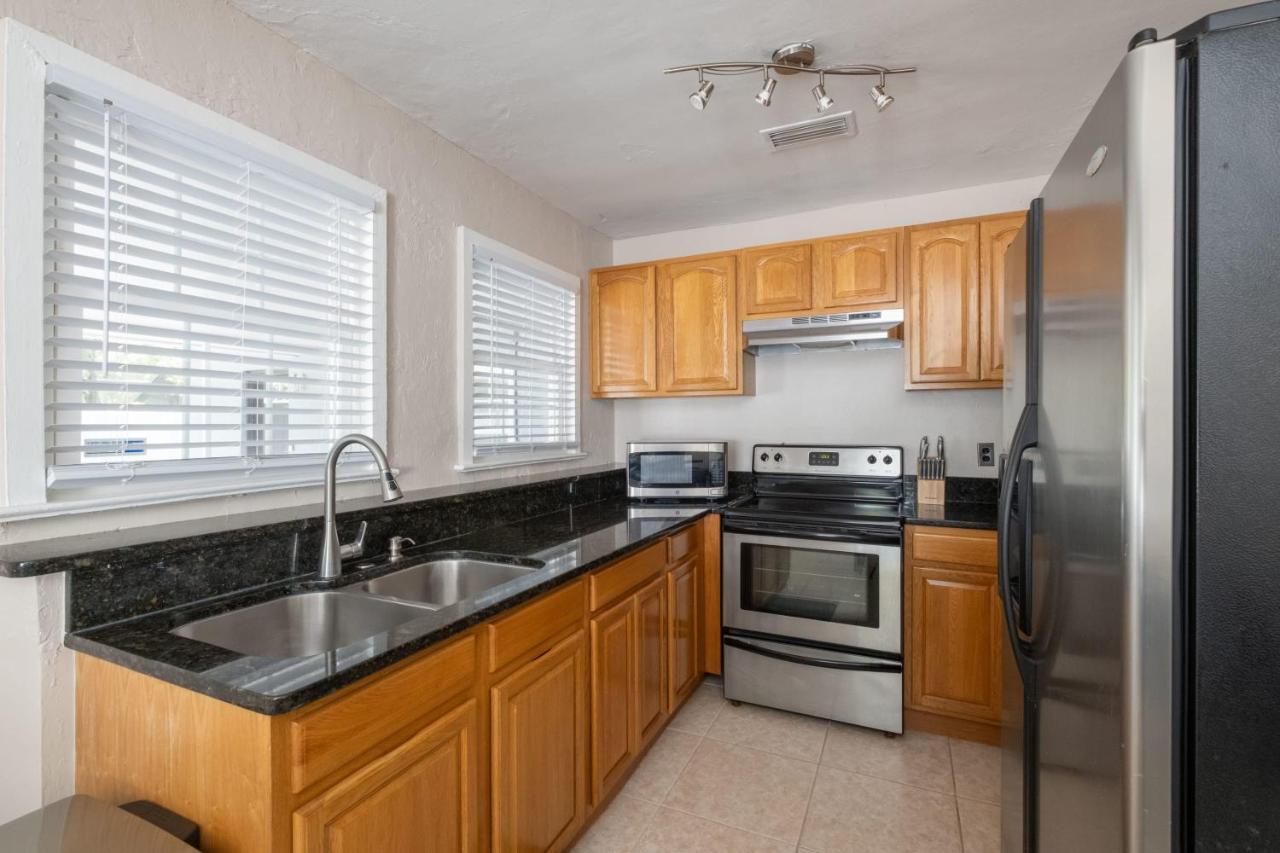 1 Mile To Uf & 5 Min Walk Downtown Pet Friendly Holiday home Gainesville
