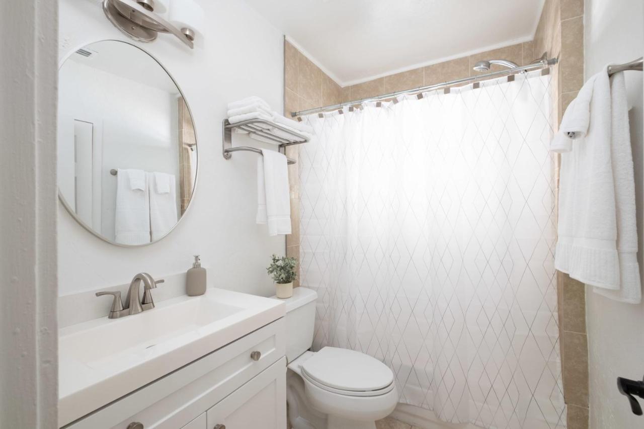 1 Mile To Uf & 5 Min Walk Downtown Pet Friendly Holiday home *