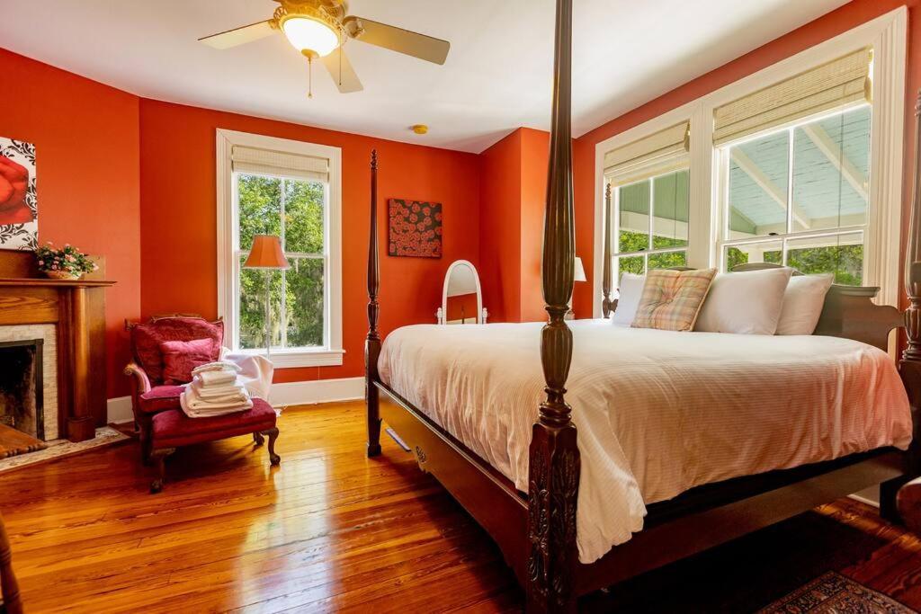 Briar Rose At Camellia Rose Downtown Bed & Breakfast Gainesville