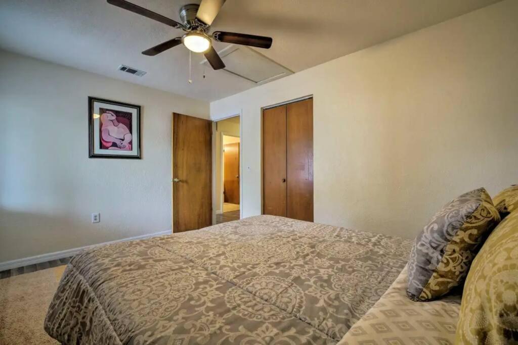 Cute W/ Massage Chair And Wifi Apartment